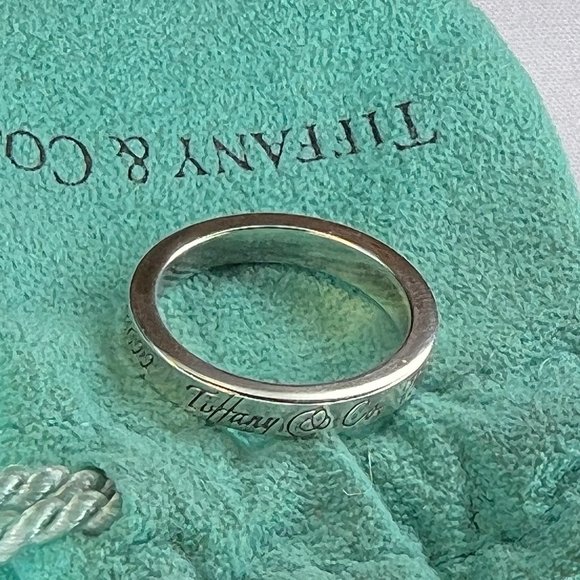 Tiffany & Co. Notes 727 Fifth Avenue New York Narrow Ring 5.5 - Picture 7 of 12